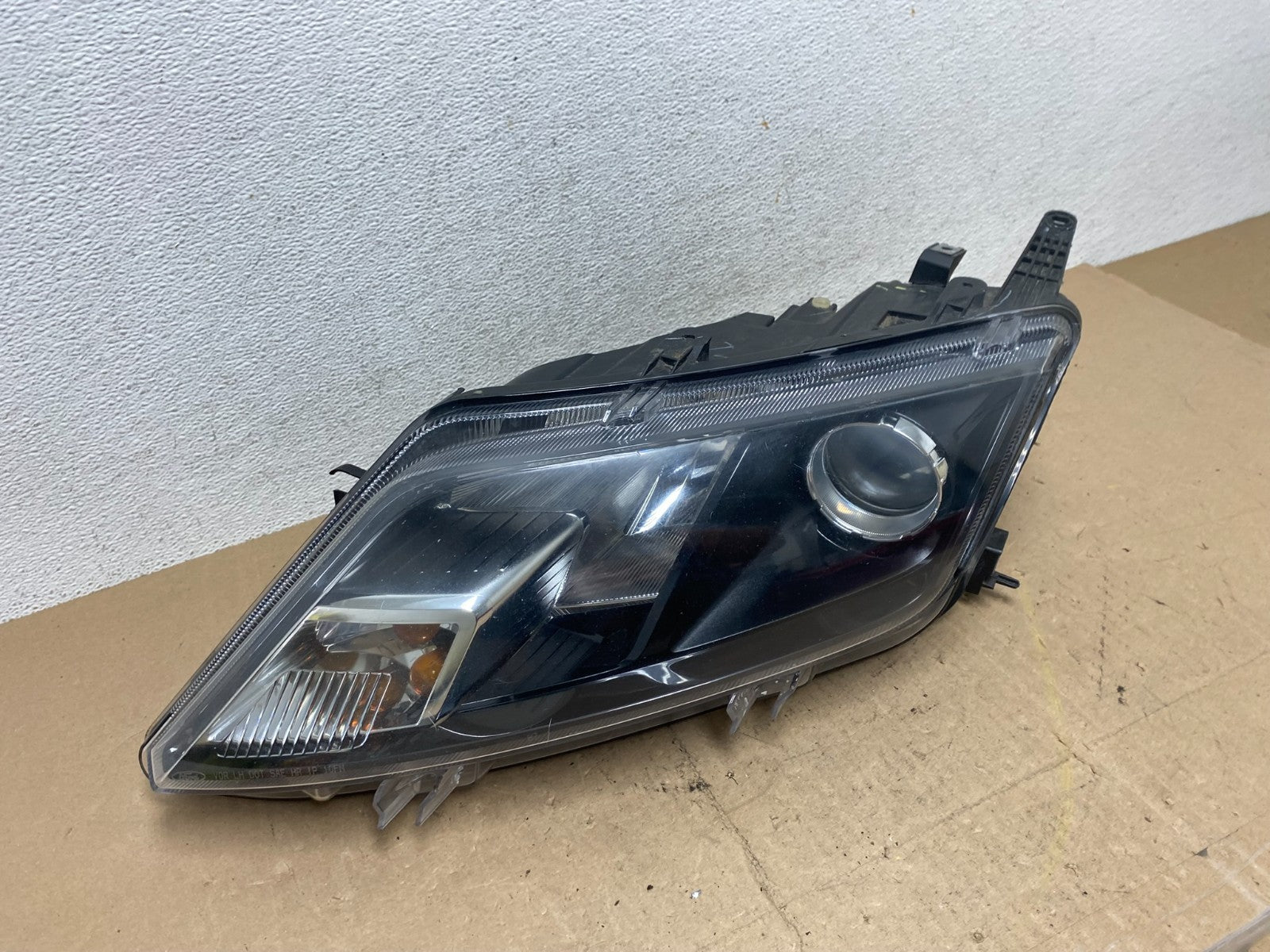 2010 2011 2012 Ford Fusion Left Driver LH Side Headlight Halogen AE6896 DW2
