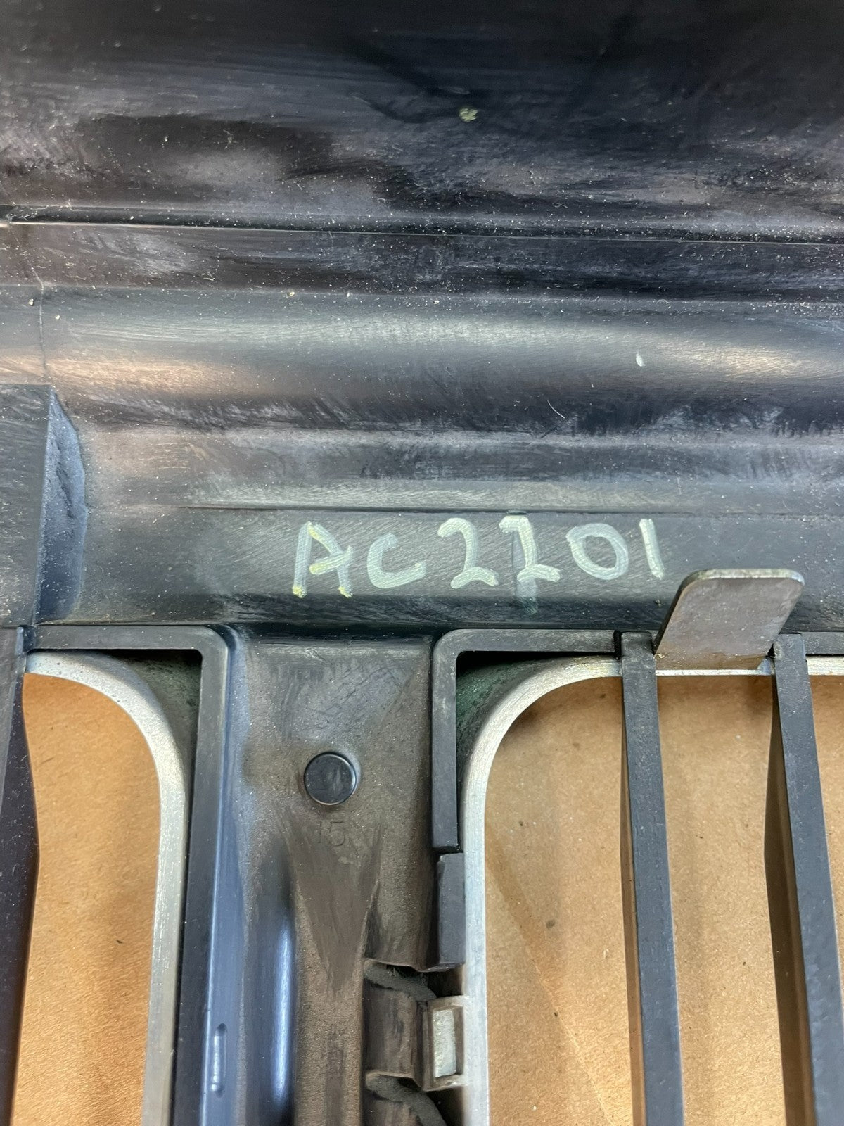 2006 to 2010 Jeep Commander Front Upper Grill Grille OEM ac2201  DG7