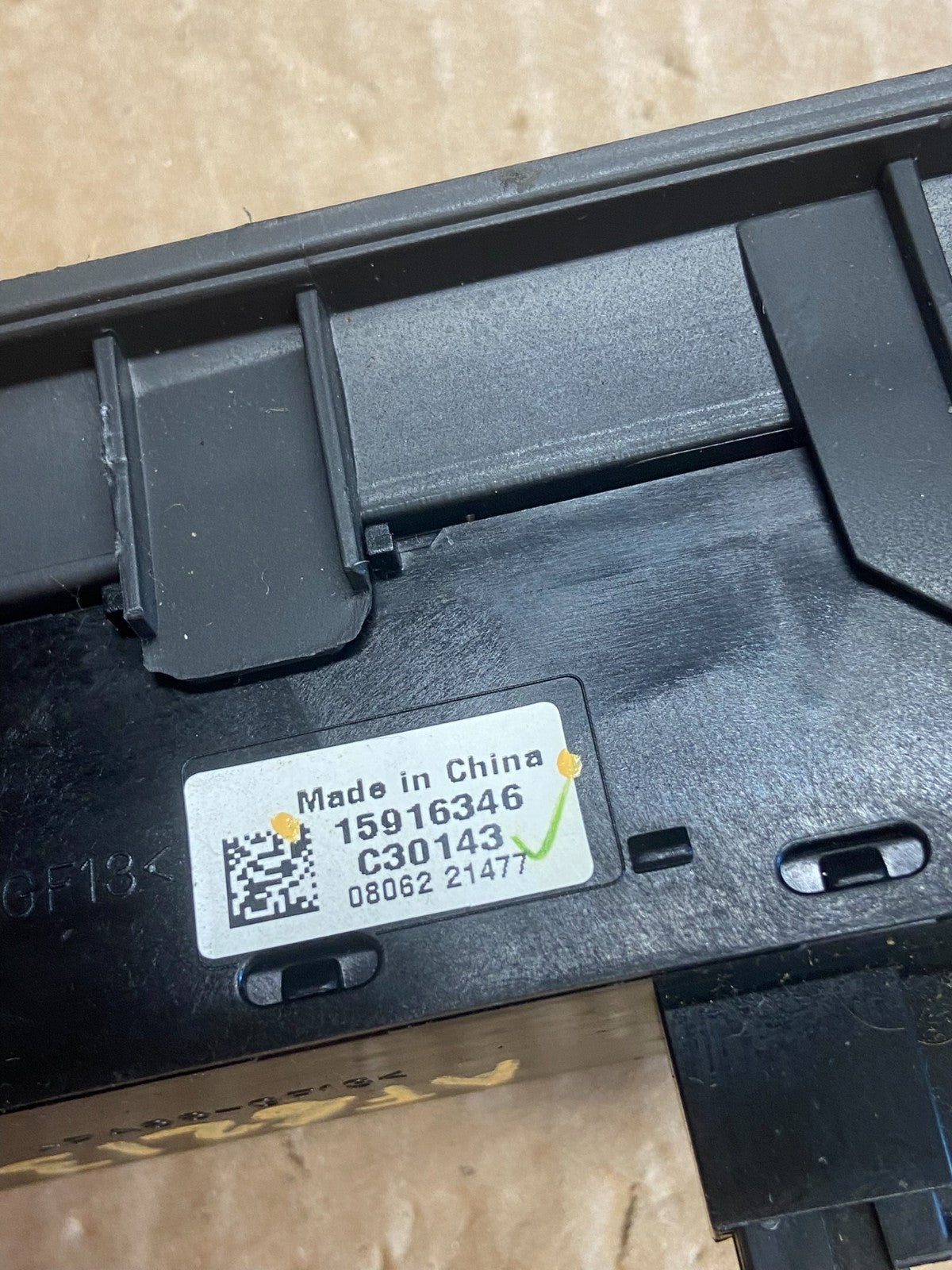 2007 to 2014 Silverado Sierra Center Console Radio Bezel Air Vents AF6213 DG5
