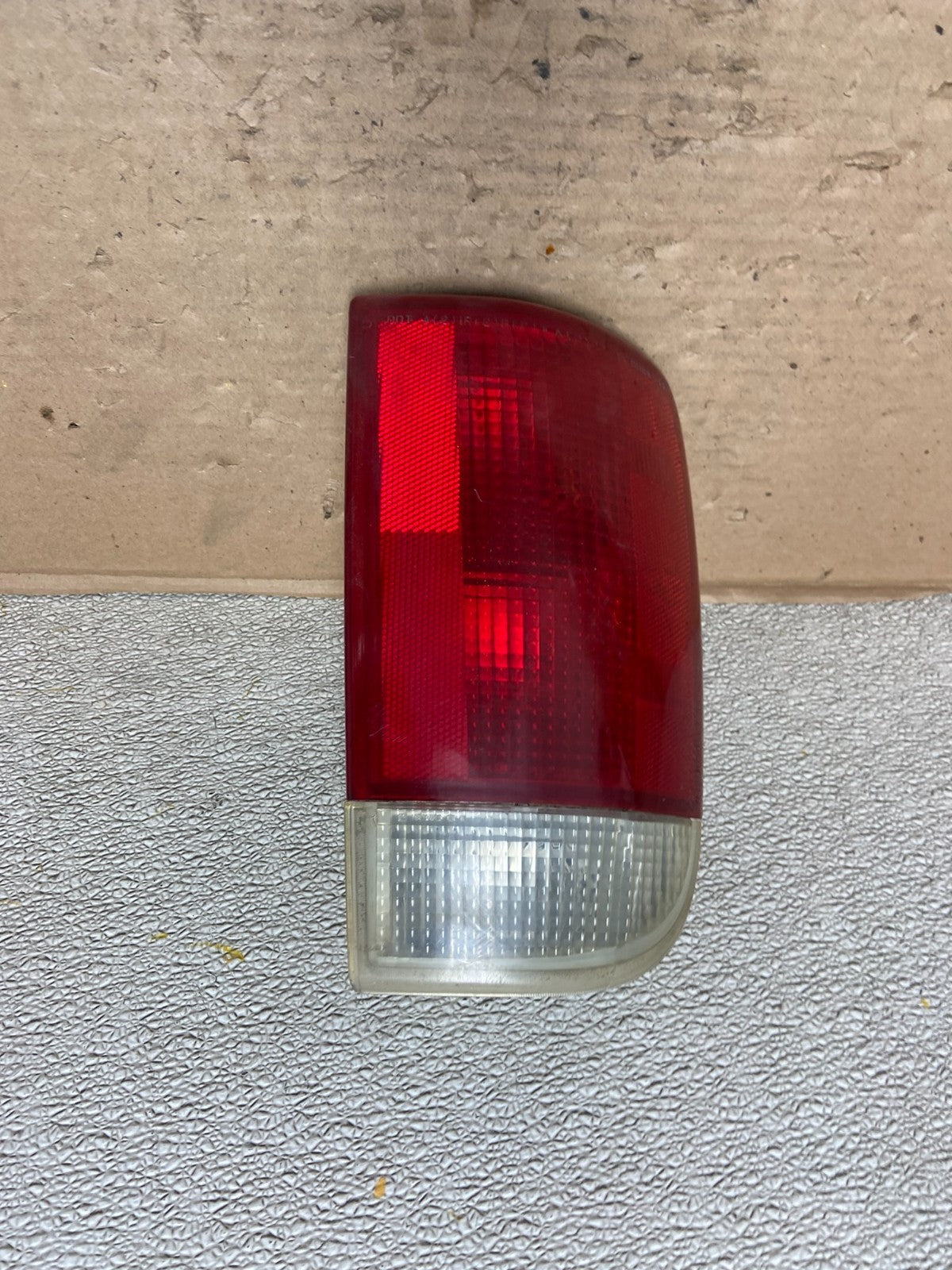 1995 to 2005 Chevrolet GMC Blazer S10 Right Passenger RH Tail Light  AA0238 LK0