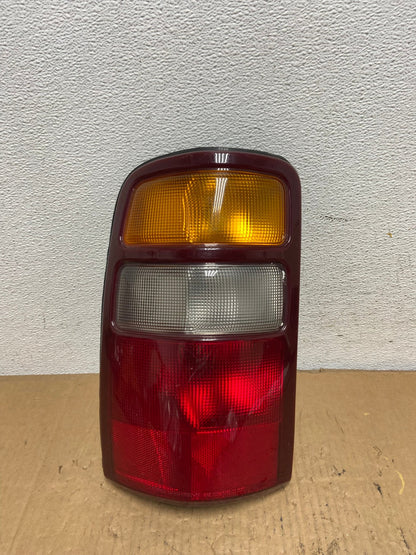 2000 - 2006 Chevrolet Suburban Tahoe Yukon Left Driver LH Tail Light AD1147 LK0