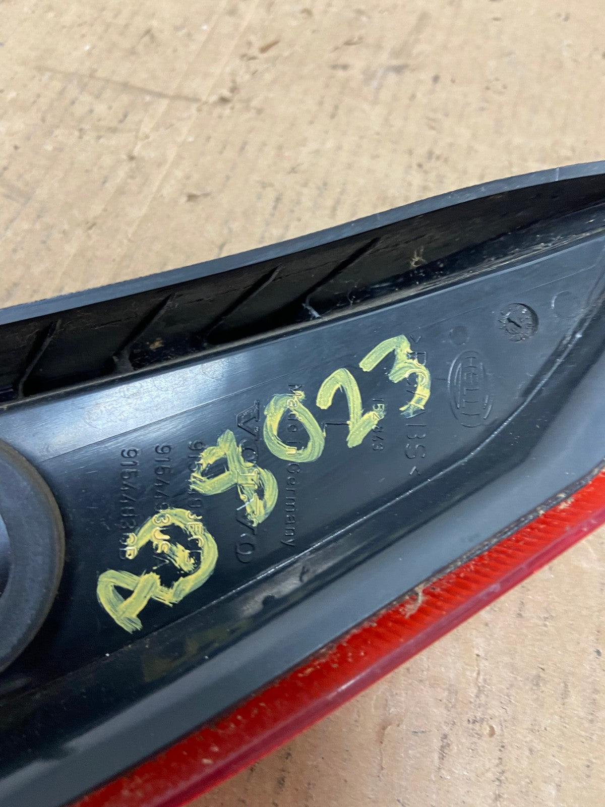 2001 - 2004 Volvo XC70 V70 Left Driver LH Side Tail Light Upper AD8023 LK8