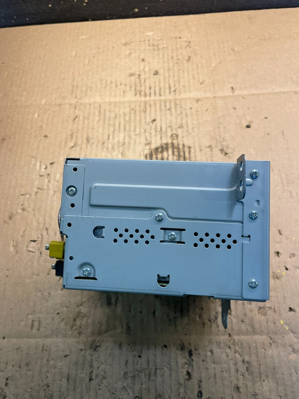 2011 to 2012 Chevrolet Equinox Cruze Radio Cd Receiver 20983517 y7295 DG3