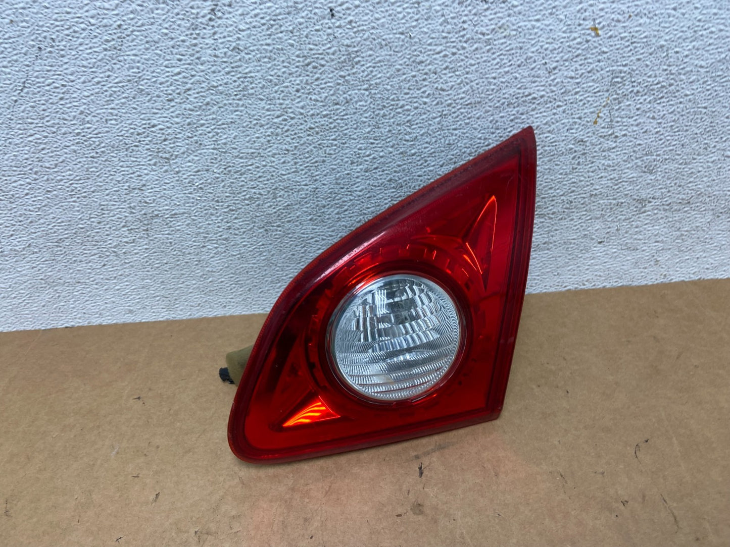 2008 - 2015 Nissan Rogue Right Passenger Side Tail Light Inner AE3132 DG0