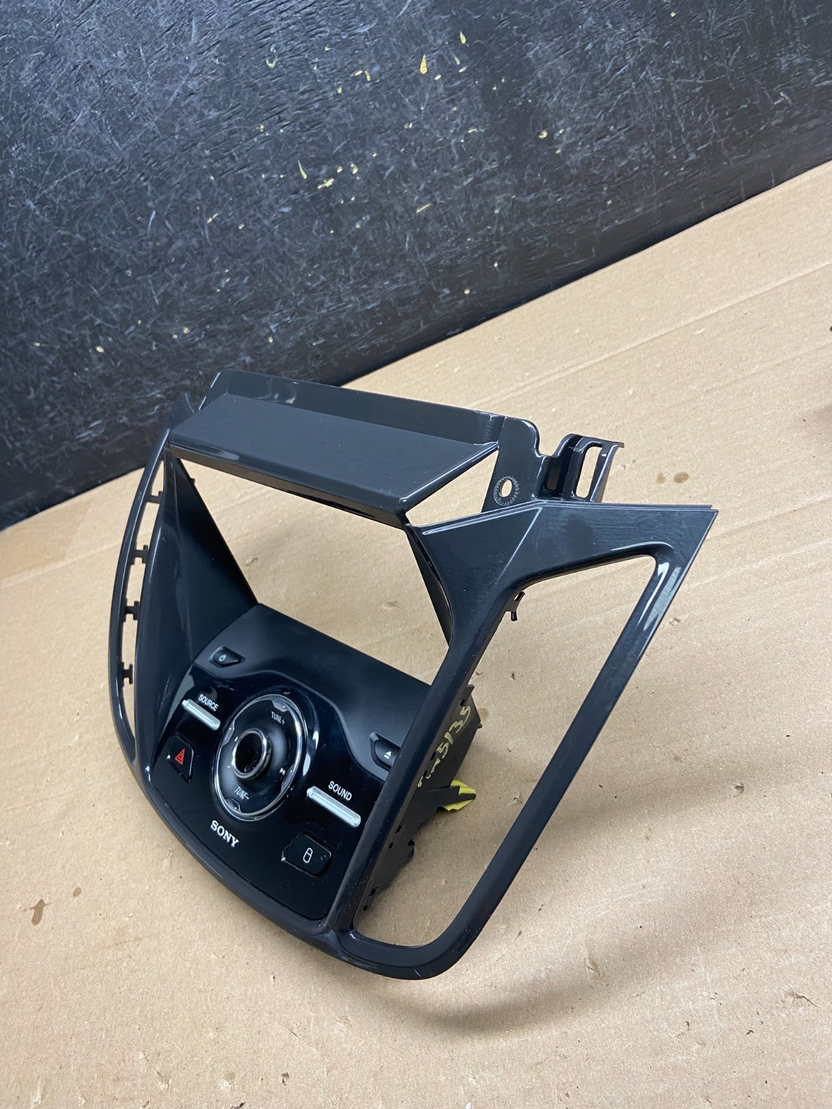 2013 2014 2015 2016 Ford Escape Dash Radio Control Panel Bezel AG5135 DG2