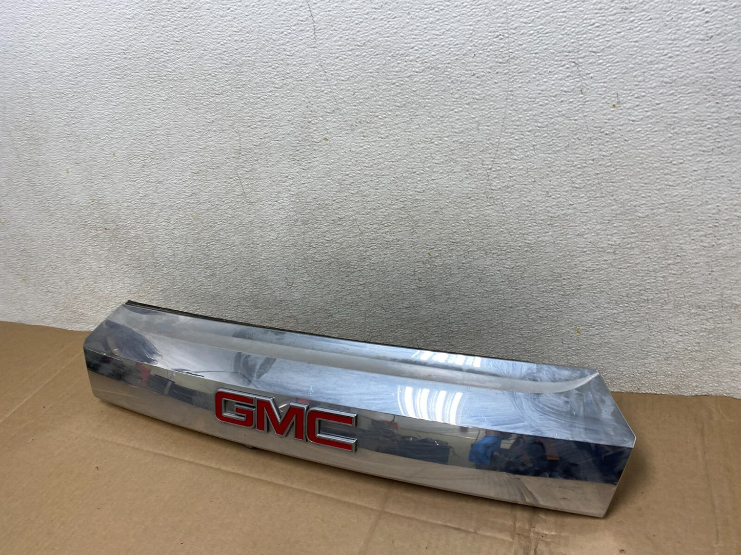 2010 to 2015 Gmc Terrain Lift Gate Handle Trim Back Up w/Camera Molding G6845 DG1