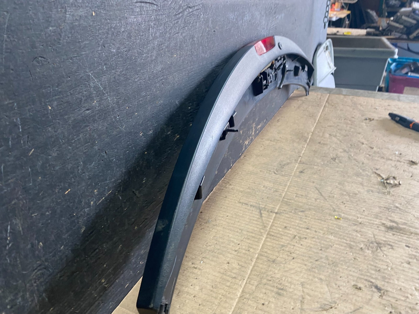 2004 to 2008 Chrysler Pacifica Rear Trunk Hatch Spoiler Wing OEM R7953 DG7