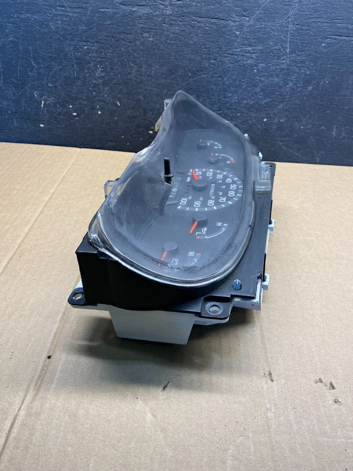 2000 to 2002 Ford Econoline E250 E350 Van Speedometer Instrument Cluster AG37302