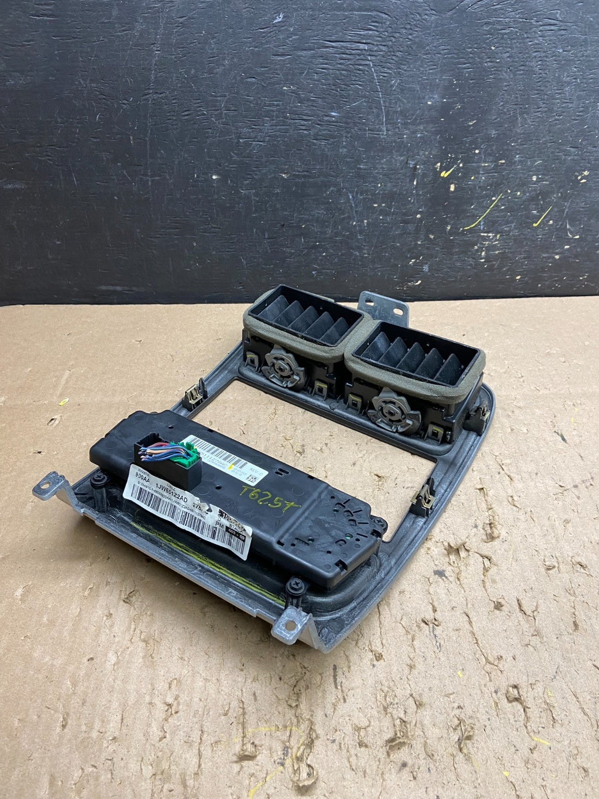 2010 to 2012 Dodge Caliber Dash Radio Center Bezel Climate Dash T6257 DG4