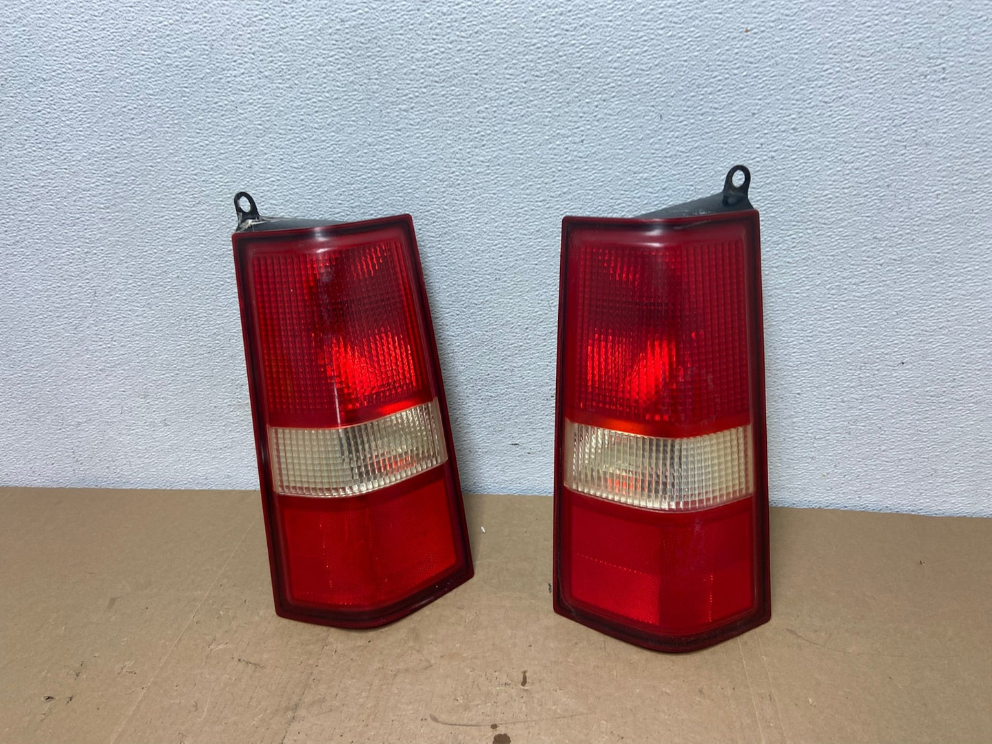 2003 to 2017 Chevrolet Express 1500 Left+Right Side Tail Lights Oem AC5683 LK0