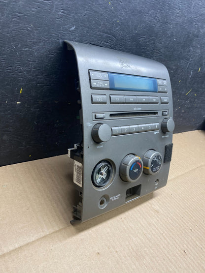 2004 to 2005 Nissan Armada Bose Radio CD Player A/C Climate Control U5878 DG3