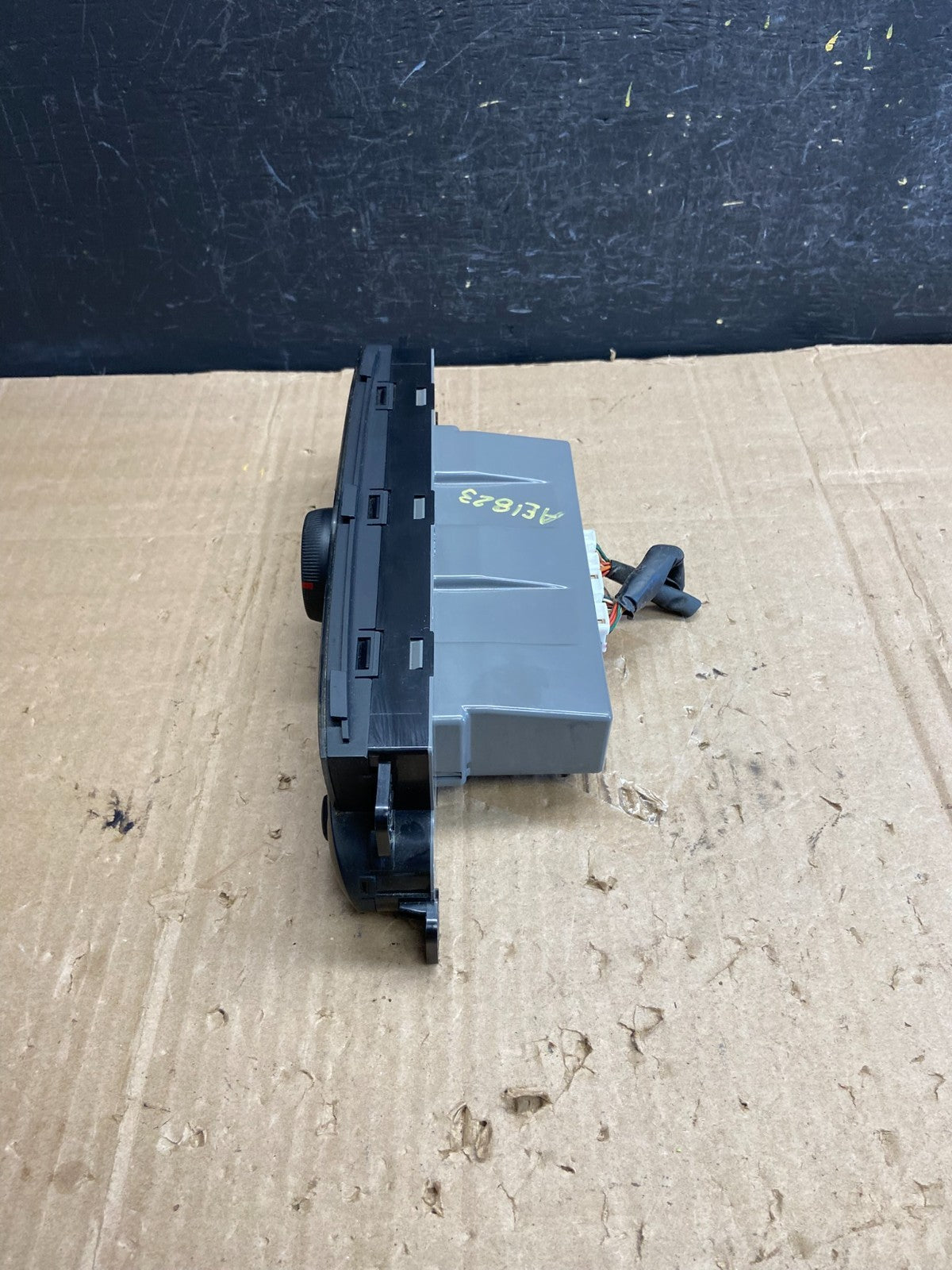 2009 to 2011 Kia Borrego AC Heater Climate Controls HVAC Storage Panel AE1823 DG2