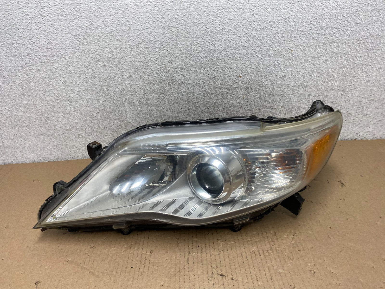 2011-2012 Toyota Avalon Left Driver LH Halogen Headlight AF3163 DW0