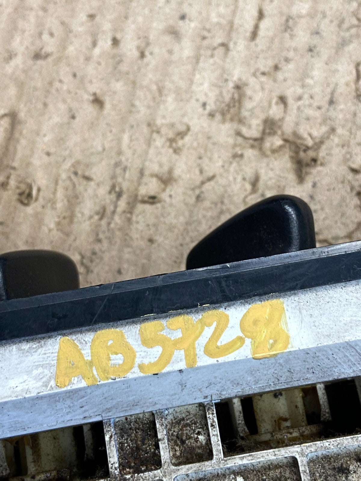 2004 HINO 268 Temperature Control AB57286