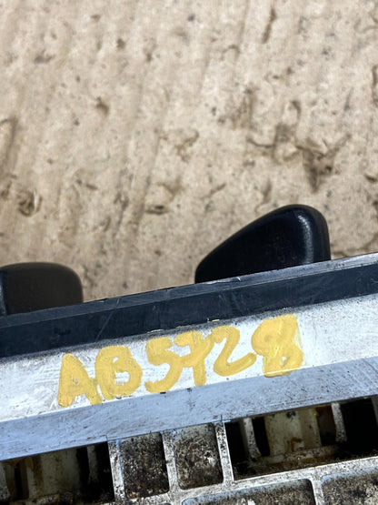 2004 HINO 268 Temperature Control AB57286