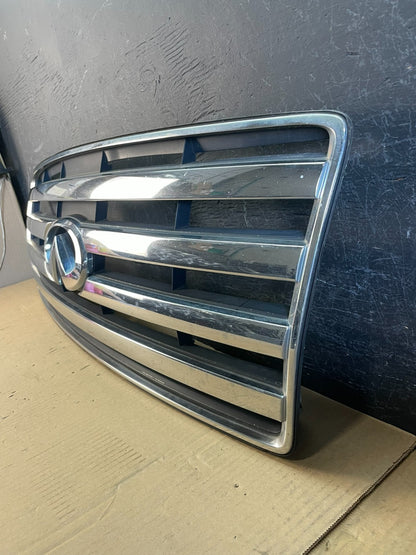 2004 to 2007 Infiniti QX56 Front Upper Chrome Grill Grille AD5723 DW1