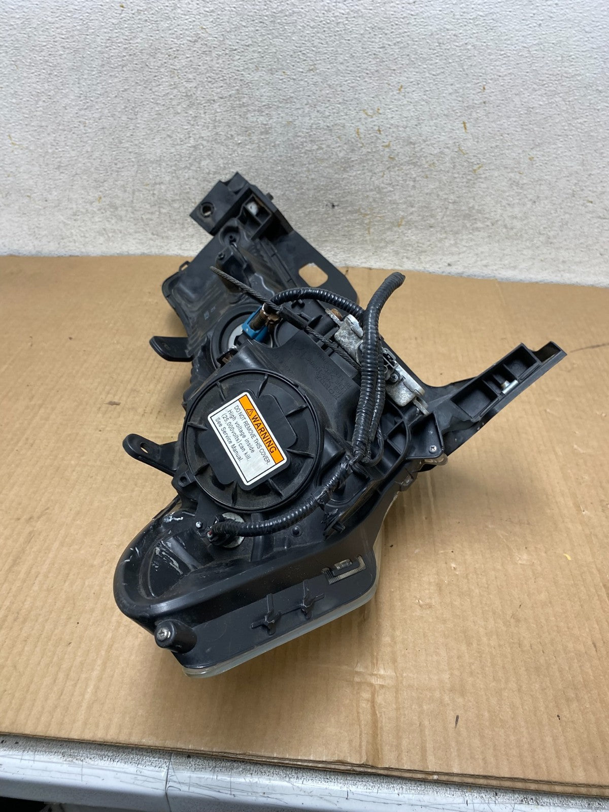 2009 to 2011 Acura TL Headlight Left Driver LH Side Xenon HID AI6915 DW9
