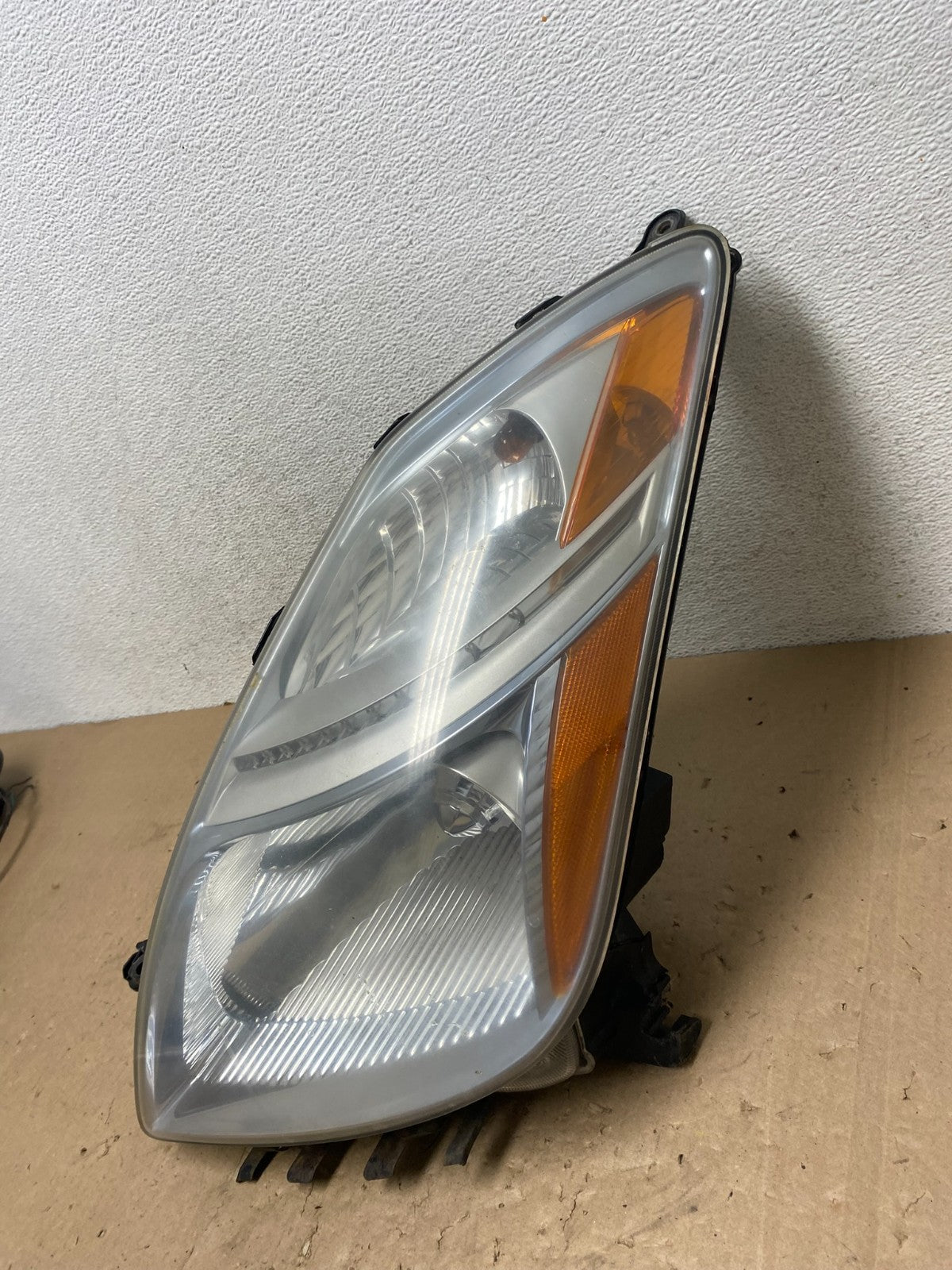 2006-2009 Toyota Prius Left Driver LH Side Blue Headlight Halogen AG5445 DW2