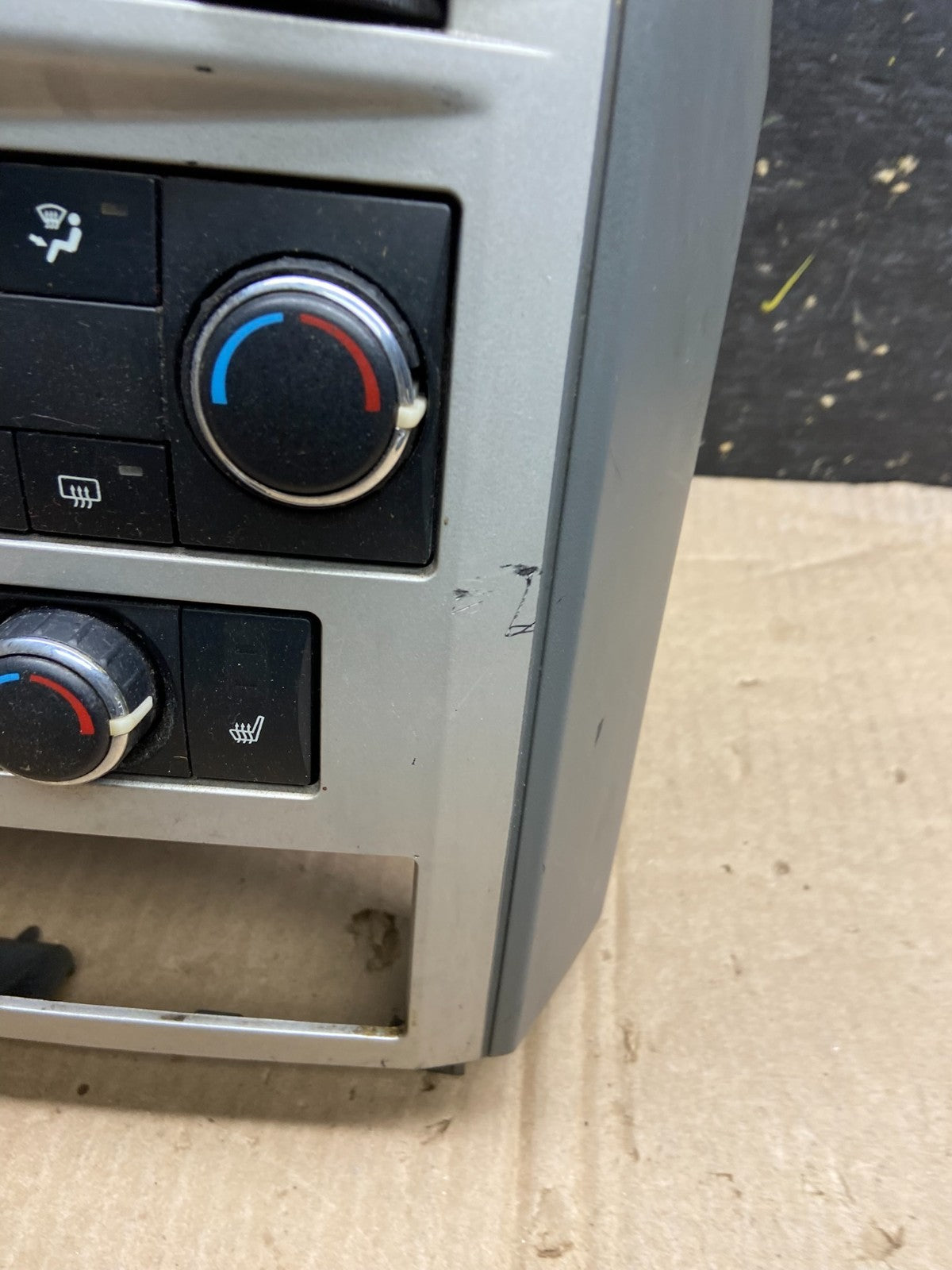 2008 - 2010 Dodge Grand Caravan Radio Bezel Climate Control Heat Heater x5761 DG1
