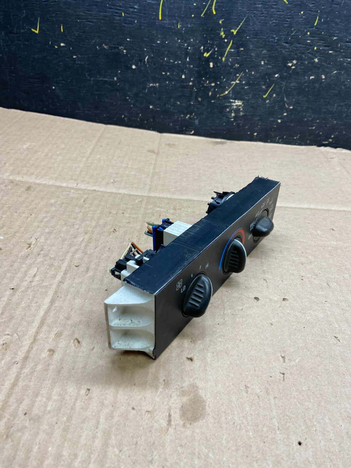 2001 - 2007 GMC Chevrolet Express 1500 Climate Control A/C Y2257 DG1