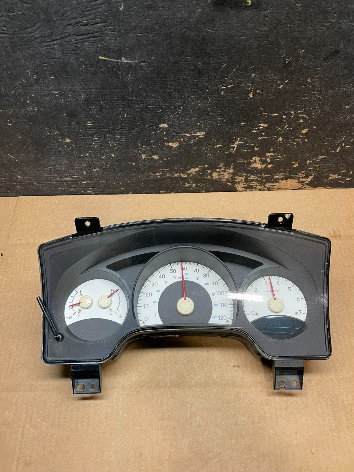 2007 2008 Mitsubishi Raider Speedometer Speedometer Cluster Gauge AA9001 DG0