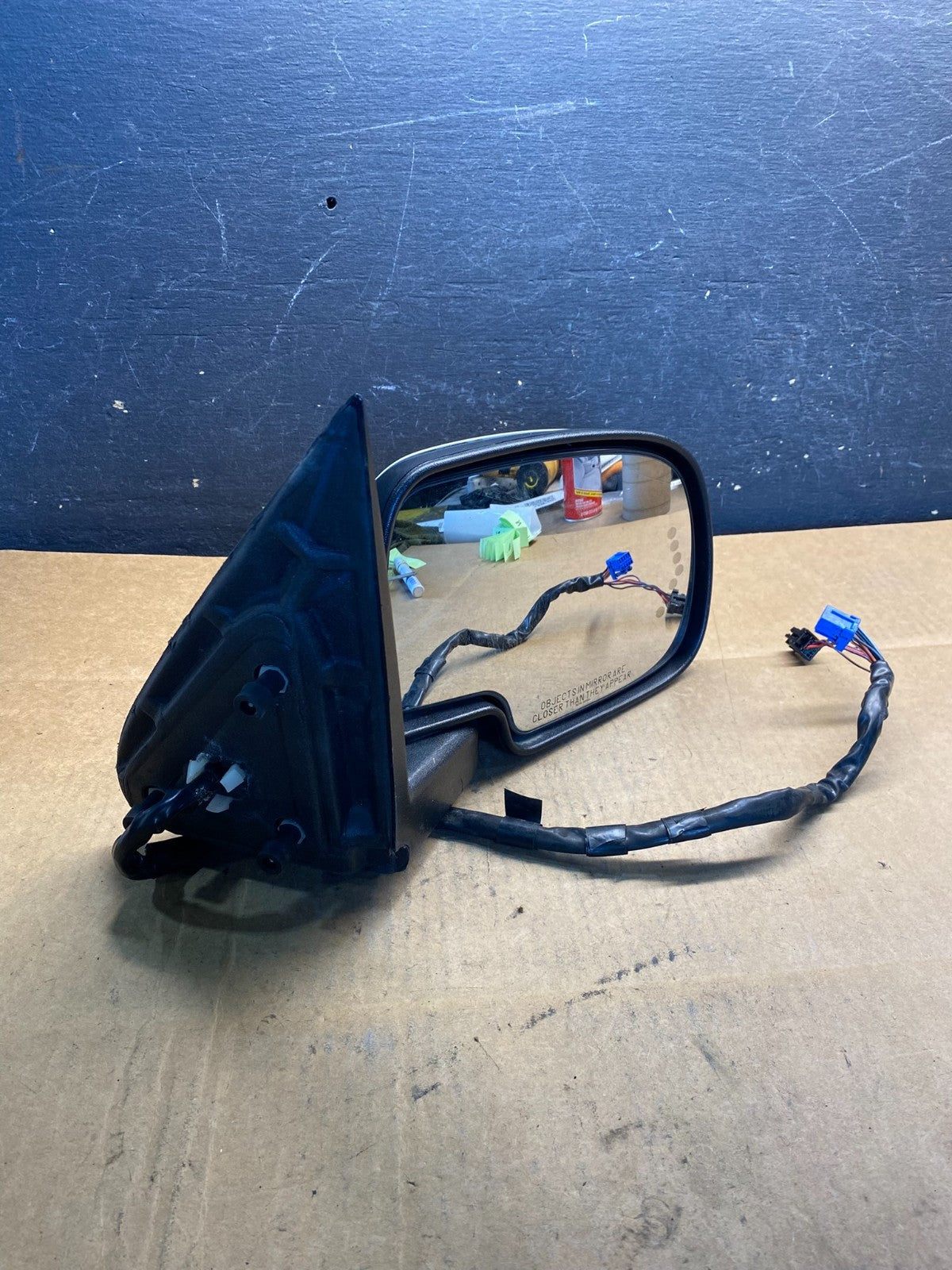 2003-2006 Chevrolet Tahoe Suburban Right Passenger Turn Door Mirror AB3700 MS9