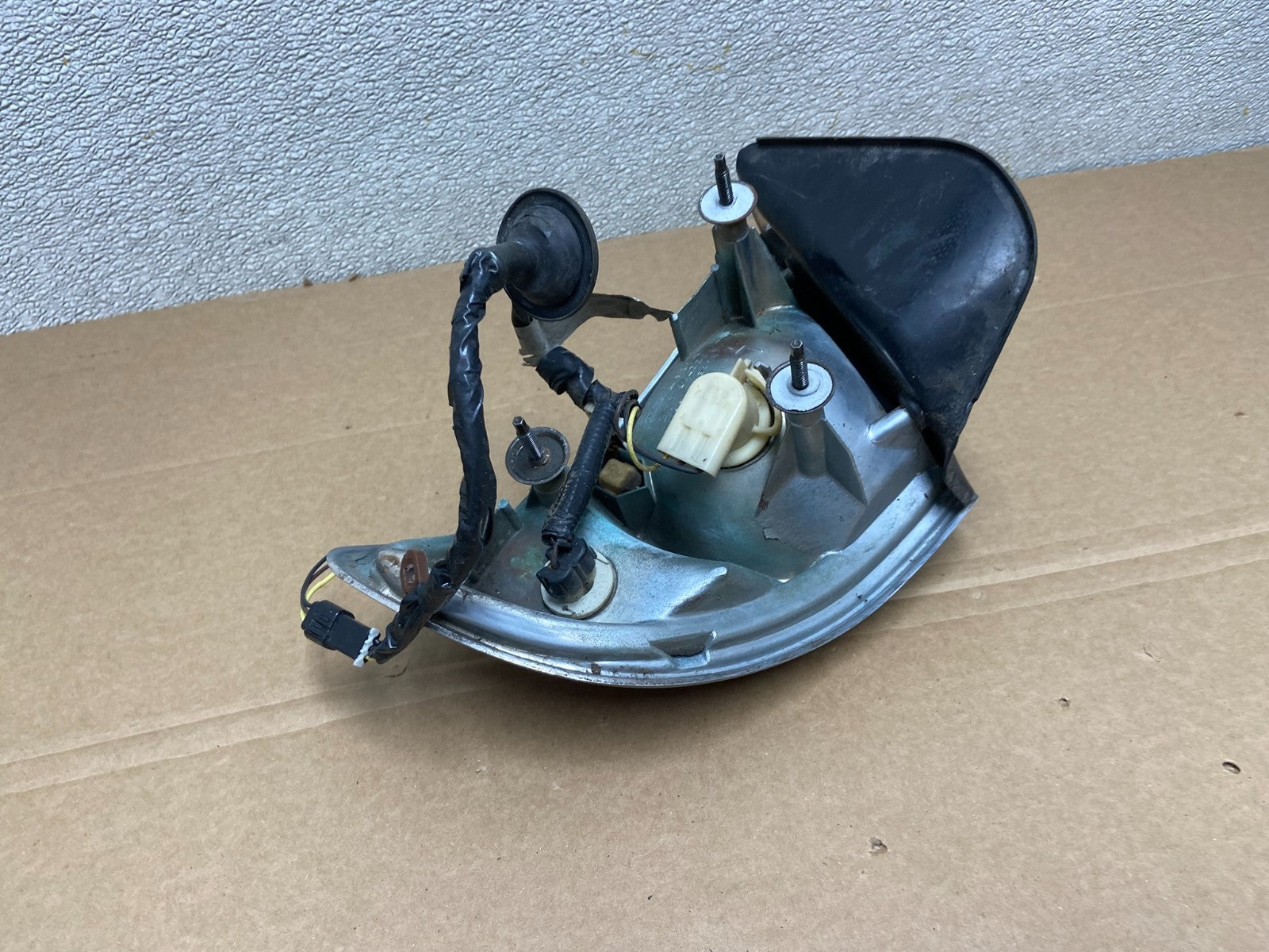 1997 - 1999 Buick Lesabre Left Driver Lh Side Tail Light Oem AB3446 LK4