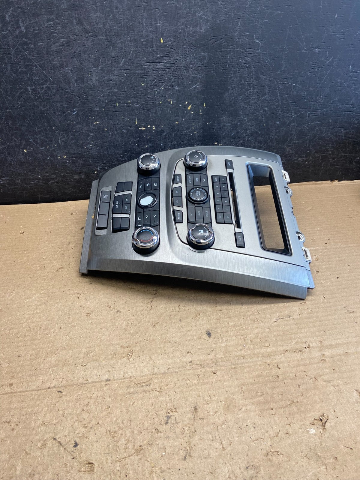 2010 to 2012 Ford Fusion Radio Climate Control A/C Control ah5146 DG2