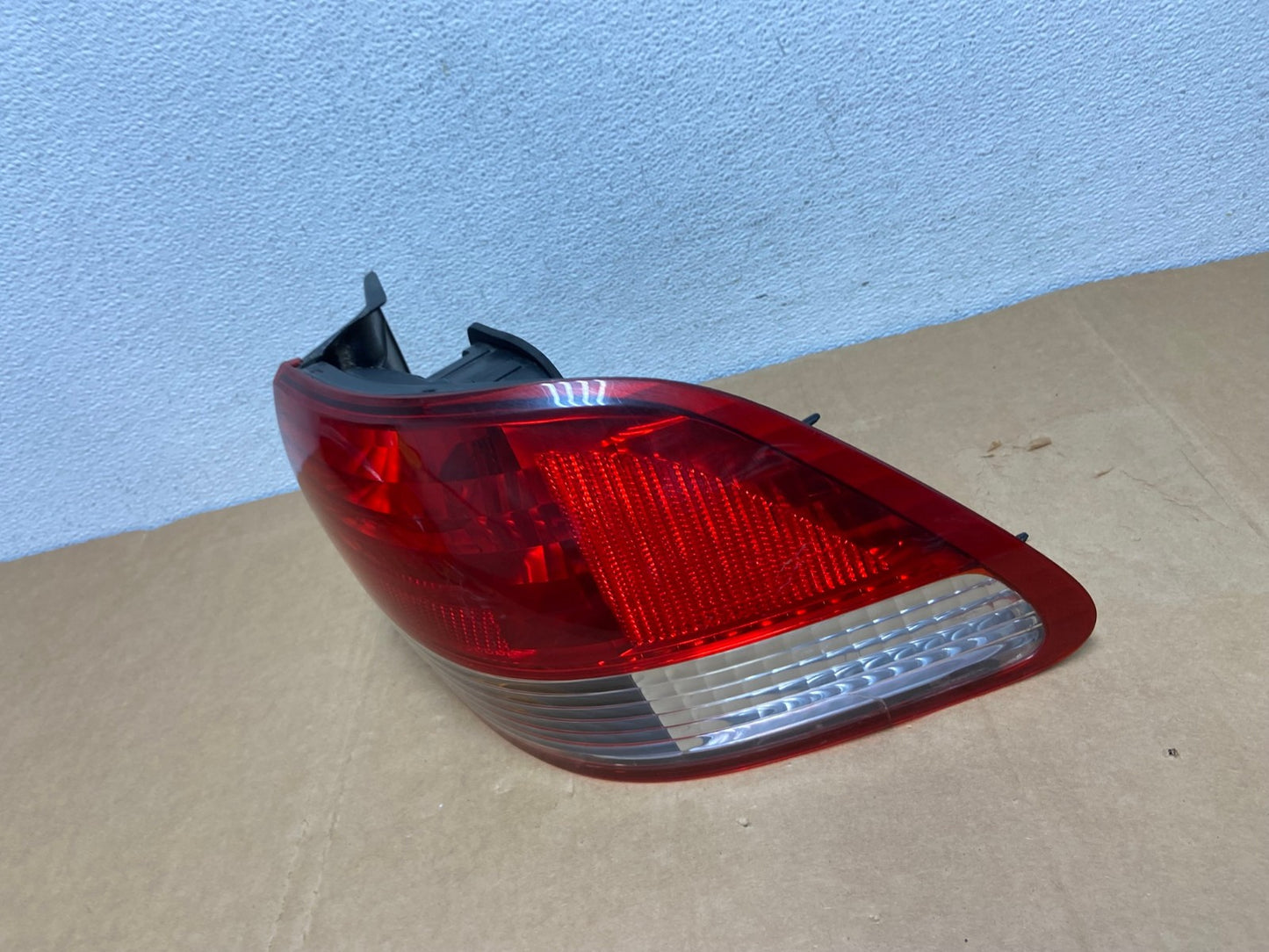 2001 to 2002 Honda Accord Sedan 4door Right Passenger Tail Light AC8359 LK1