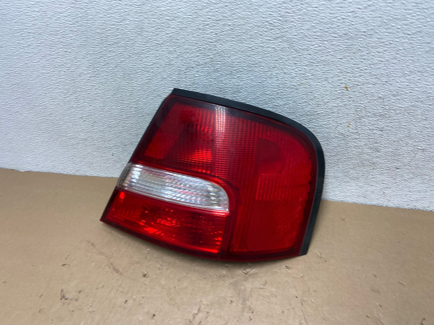 2000 to 2001 Nissan Altima Tail Light Right Passenger Rh Side AG4228 LK1