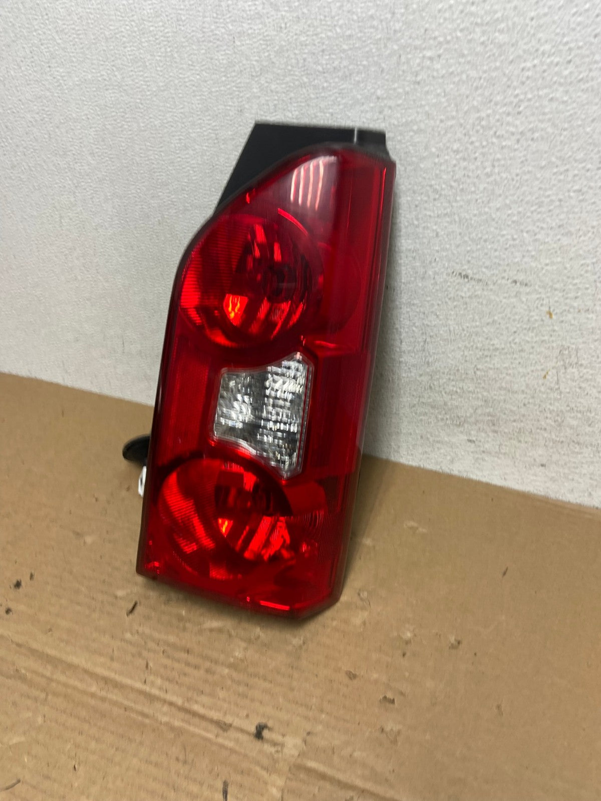 2005 to 2015 Nissan Xterra Right Passenger Rh Side Tail light AD3911 LK1