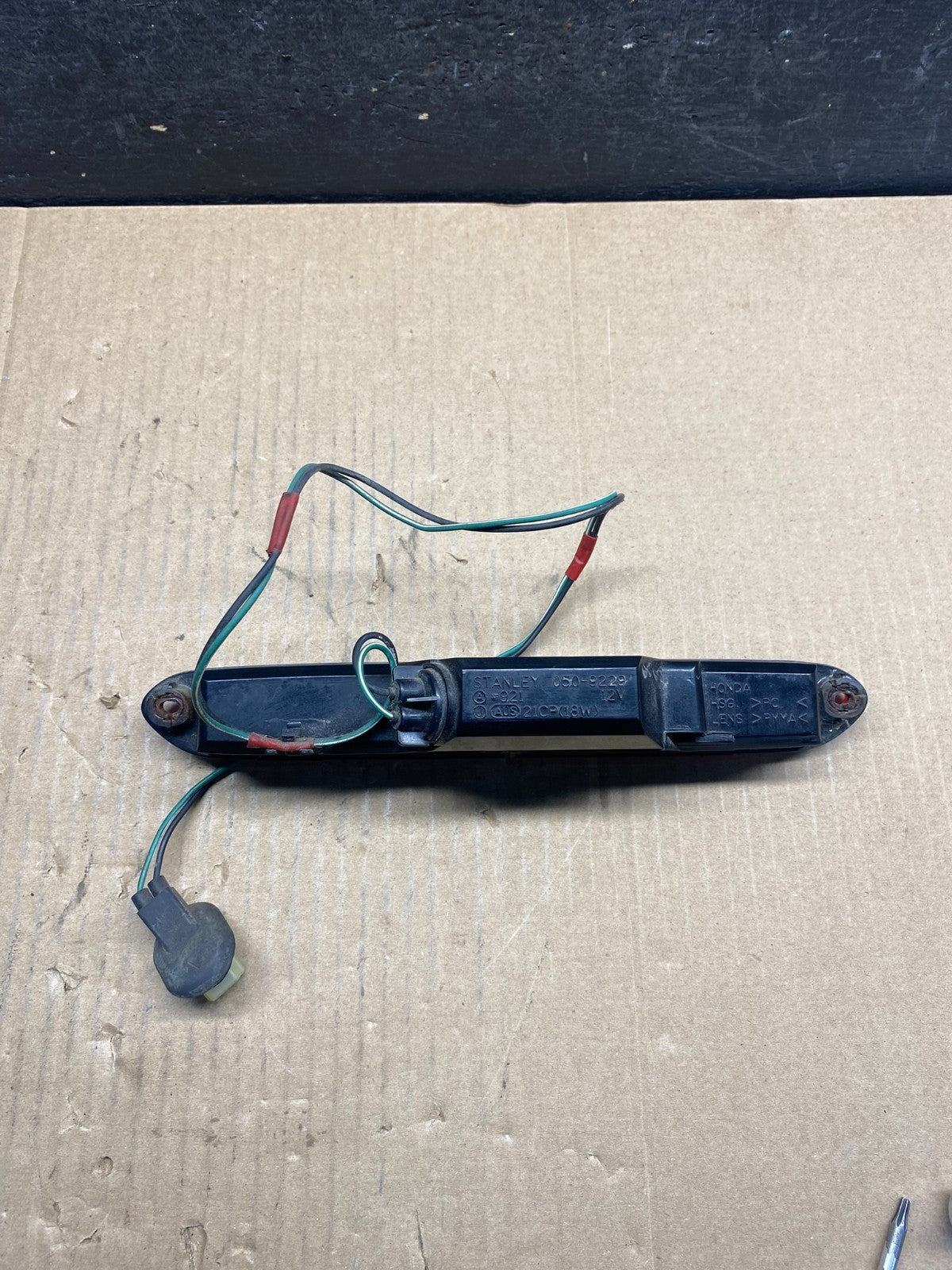 2006 to 2008 Honda Pilot High Mounted 3rd Third Stop Brake Light Lamp AH1760 DG5