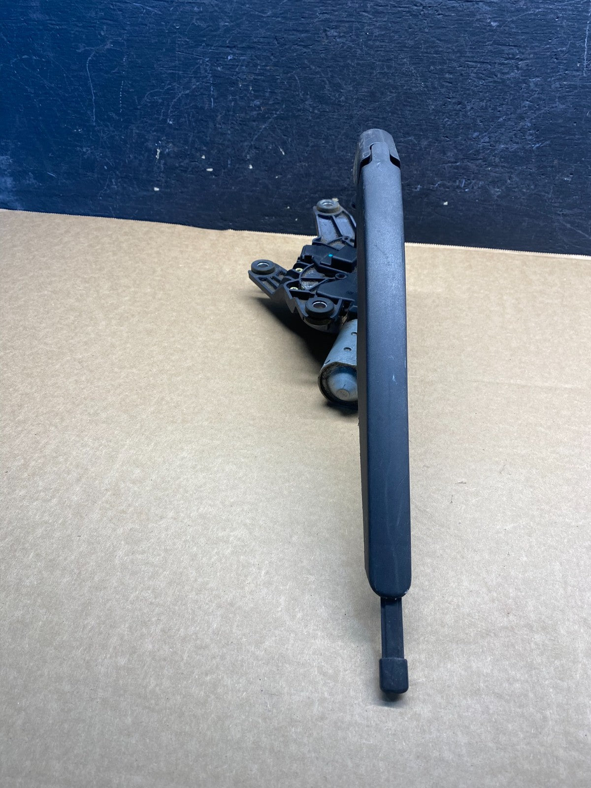 2020 to 2023 Ford Explorer Rear Windshield Wiper Motor AF4214 DW2