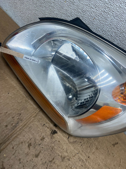 2005 to 2006 Kia Sportage Left Driver LH Halogen Headlight Y7013 DW4