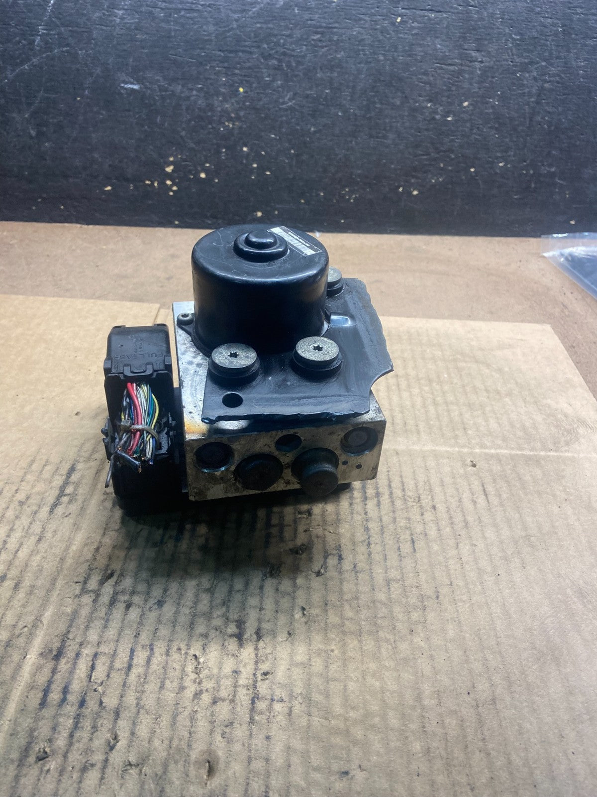 2004 to 2007 Jaguar XJ8 S-Type ABS Anti-Lock Brake Pump Module OEM Y4370 DG4