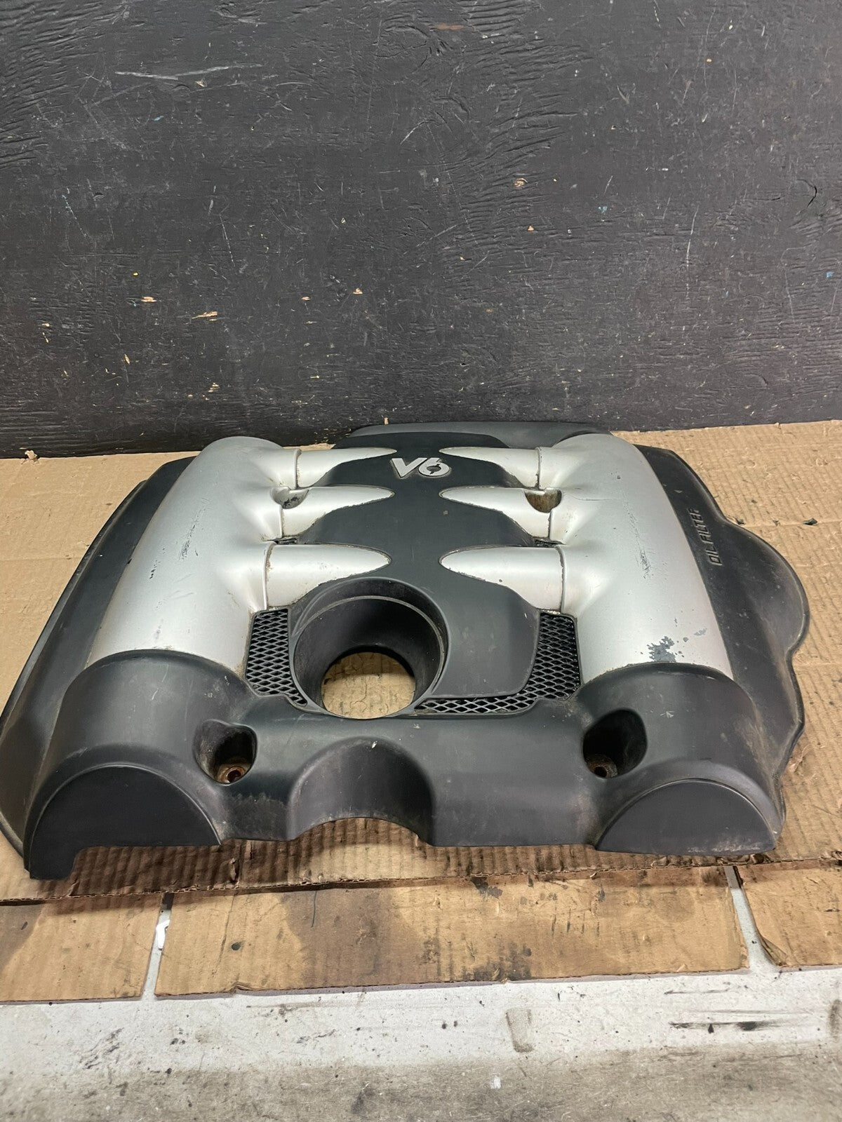 2006 to 2008 Kia Sedona V6 3.8L Engine Motor Cover M2590 PS0