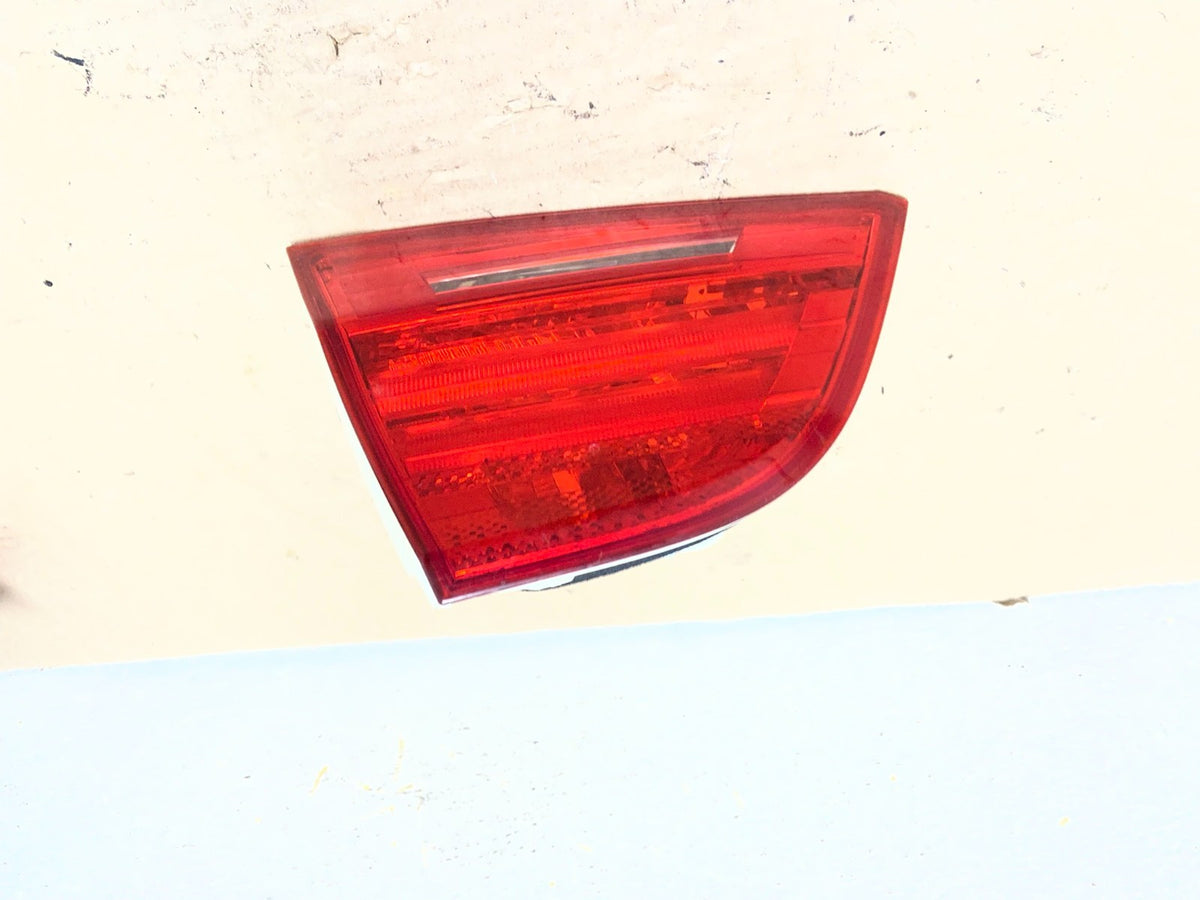 2009 2010 2011 BMW 3 328i 335i E90 Left Driver LH Tail Light Inner AH9538 DW0