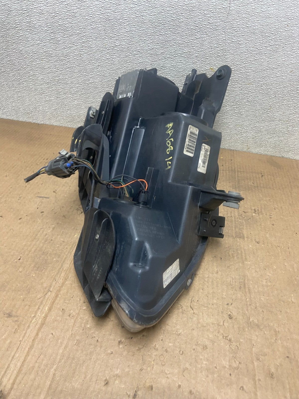 2007 to 2012 Gmc Acadia Xenon Headlight Left Driver LH Side AA6814 DW7