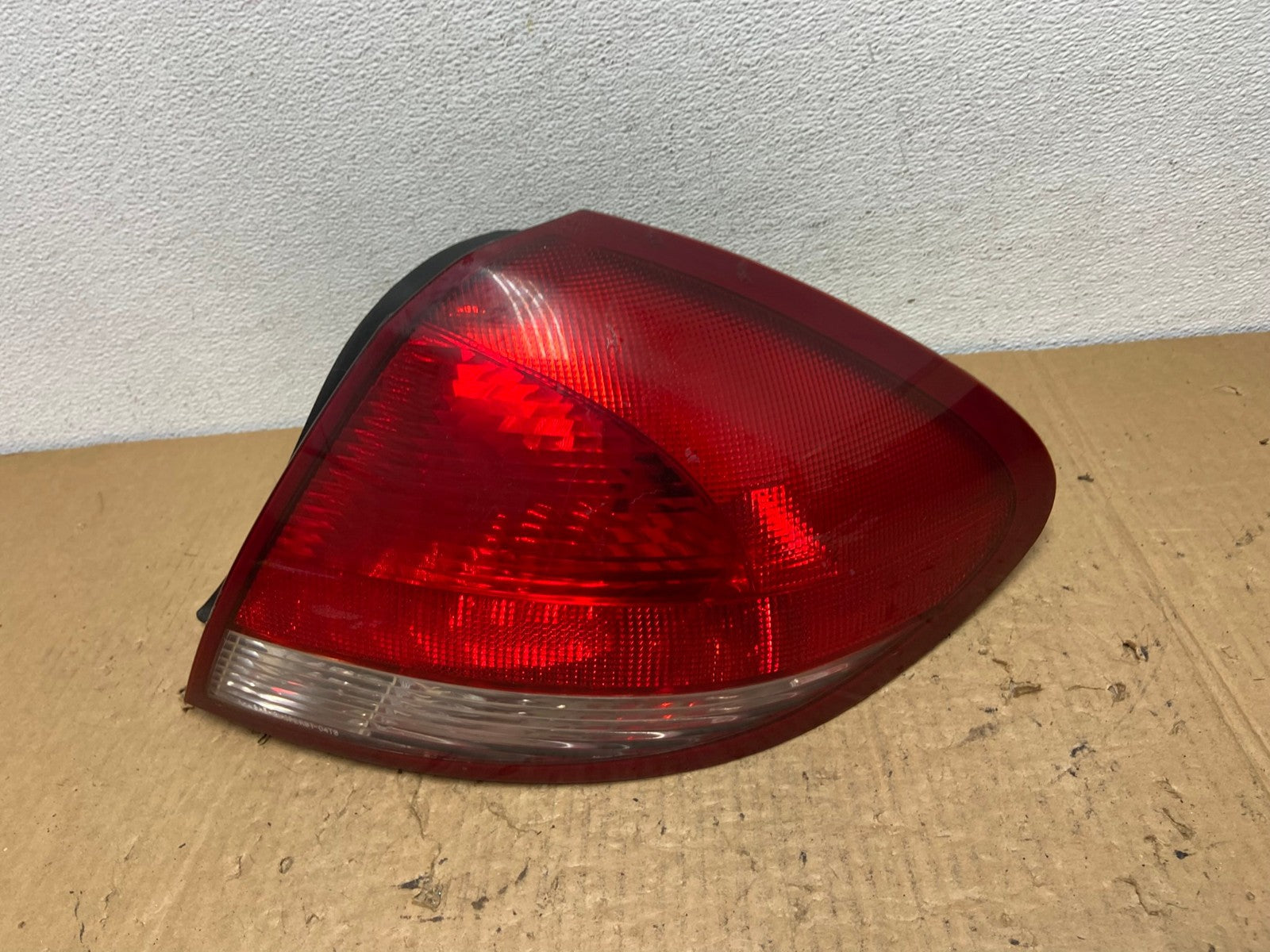 2004 2005 2006 2007 Ford Taurus Right Passenger Side Tail Light AC8266 LK0