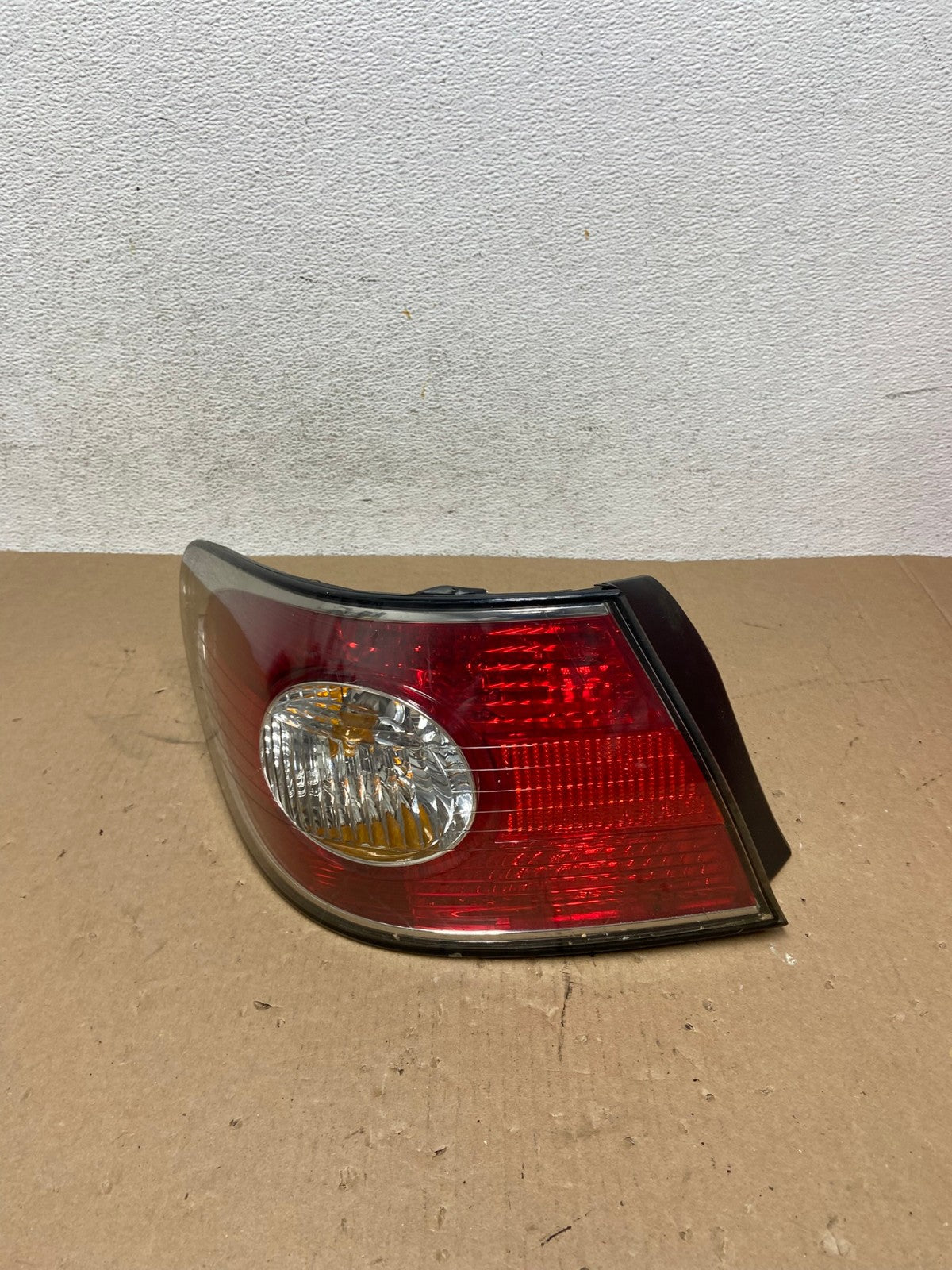 2002 to 2004 Lexus ES300 ES330 Left Driver Side Tail Light AD6553 LK0