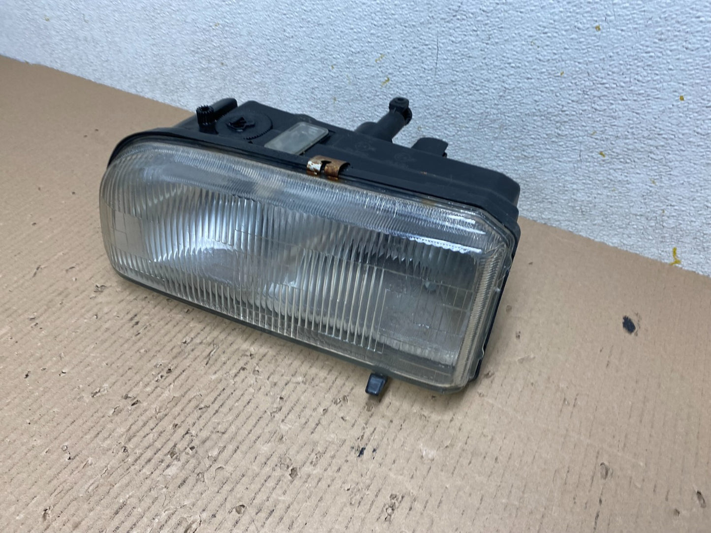 1997-2005 Volvo S70 C70 V70 Left Driver Lh Side Halogen Headlight M92251