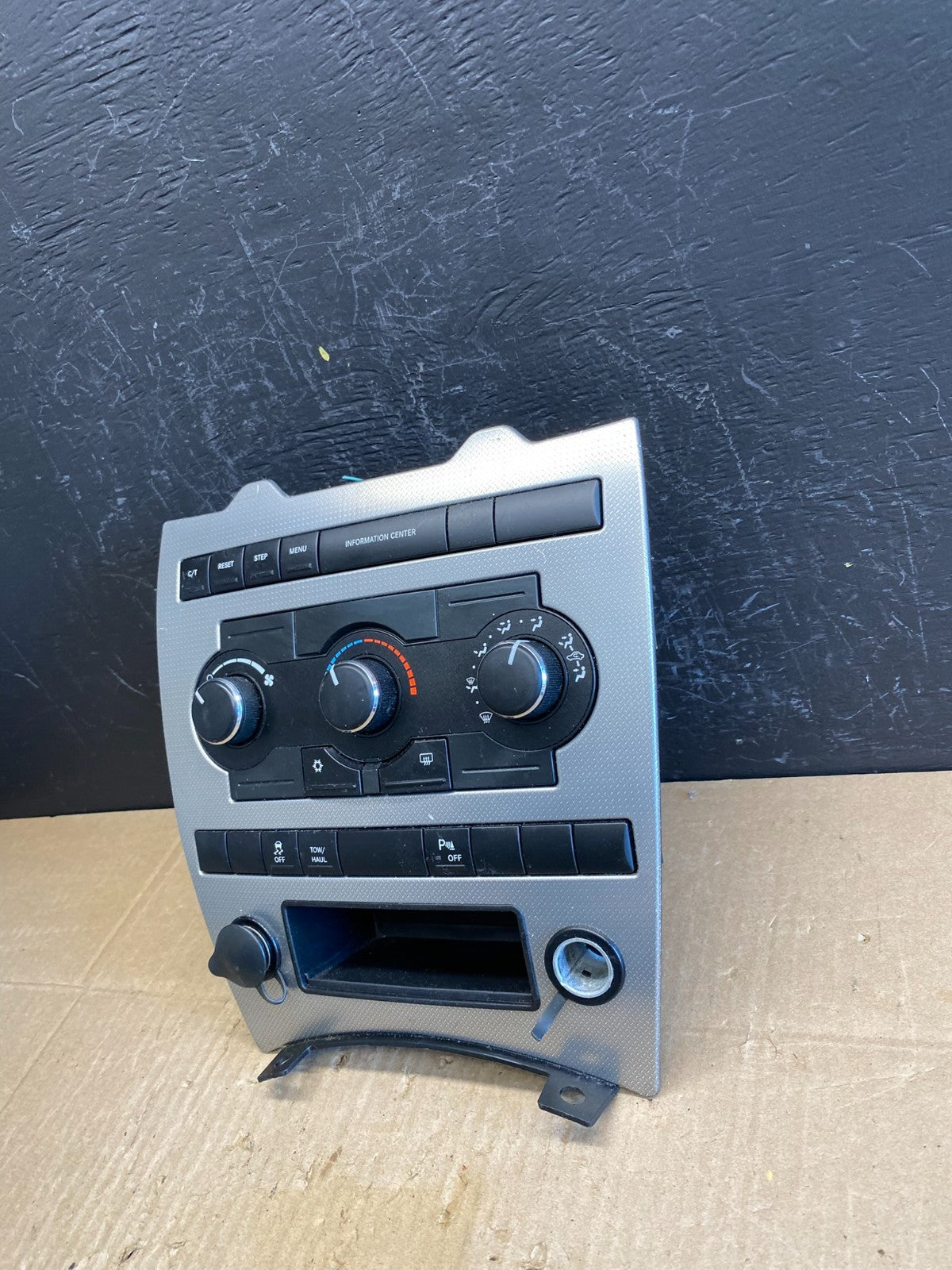 2005 2006 2007 Jeep Commander Grand Cherokee A/C Climate Control Bezel ac4569 DG1