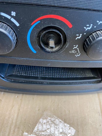 2002 to 2005 Dodge Ram Radio Climate Control Dash Air Vent Bezel Trim AD7200 DG3
