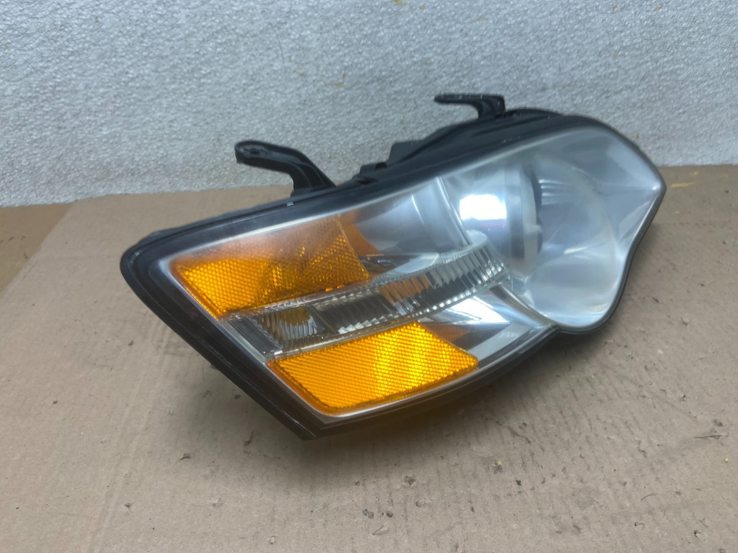 2006 to 2007 Subaru Legacy Right Passenger RH Side Headlight AA0575 DW2