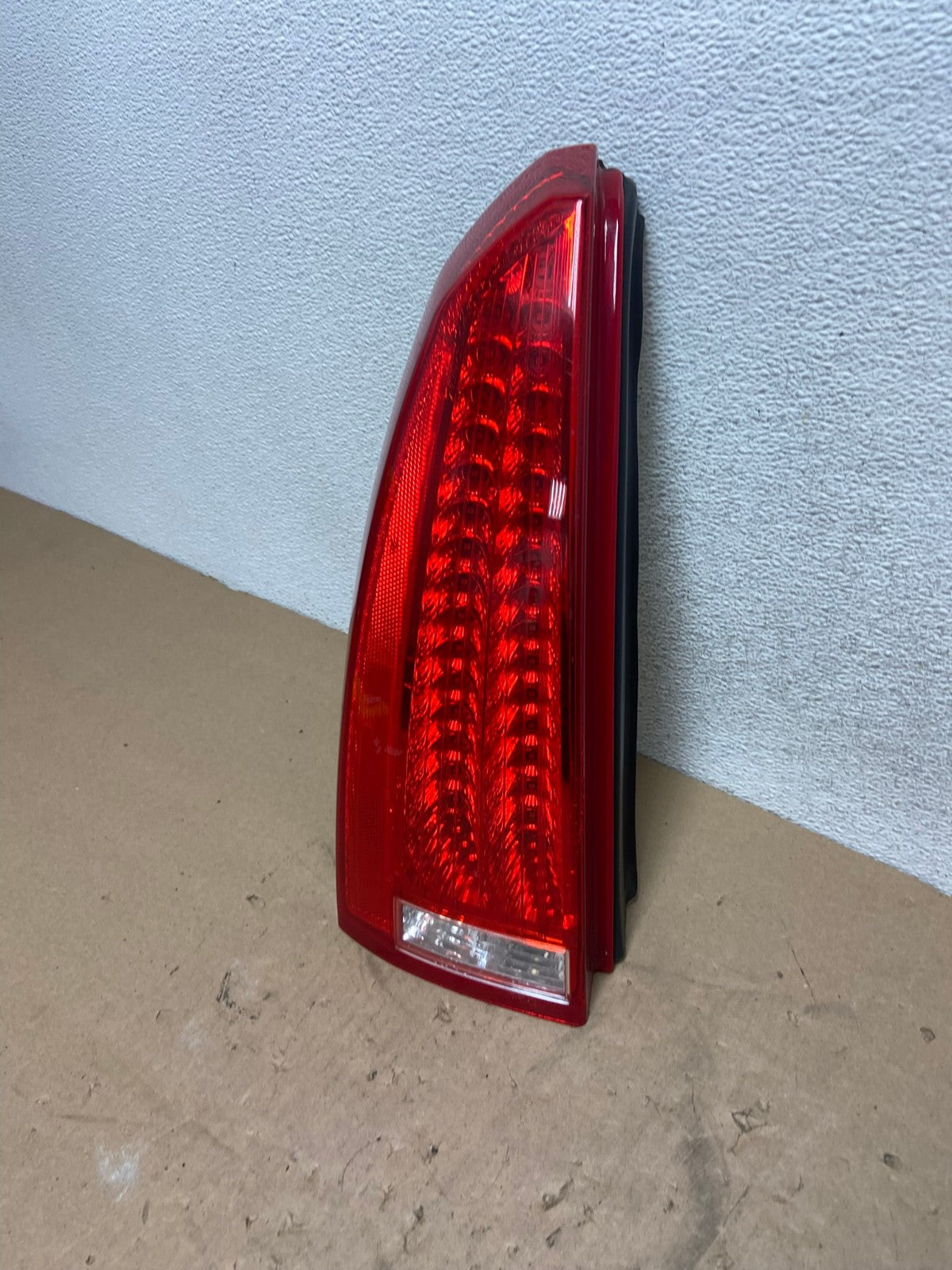 2006 to 2011 Cadillac DTS Left Driver Lh Side LED Tail light AG4220 LK1