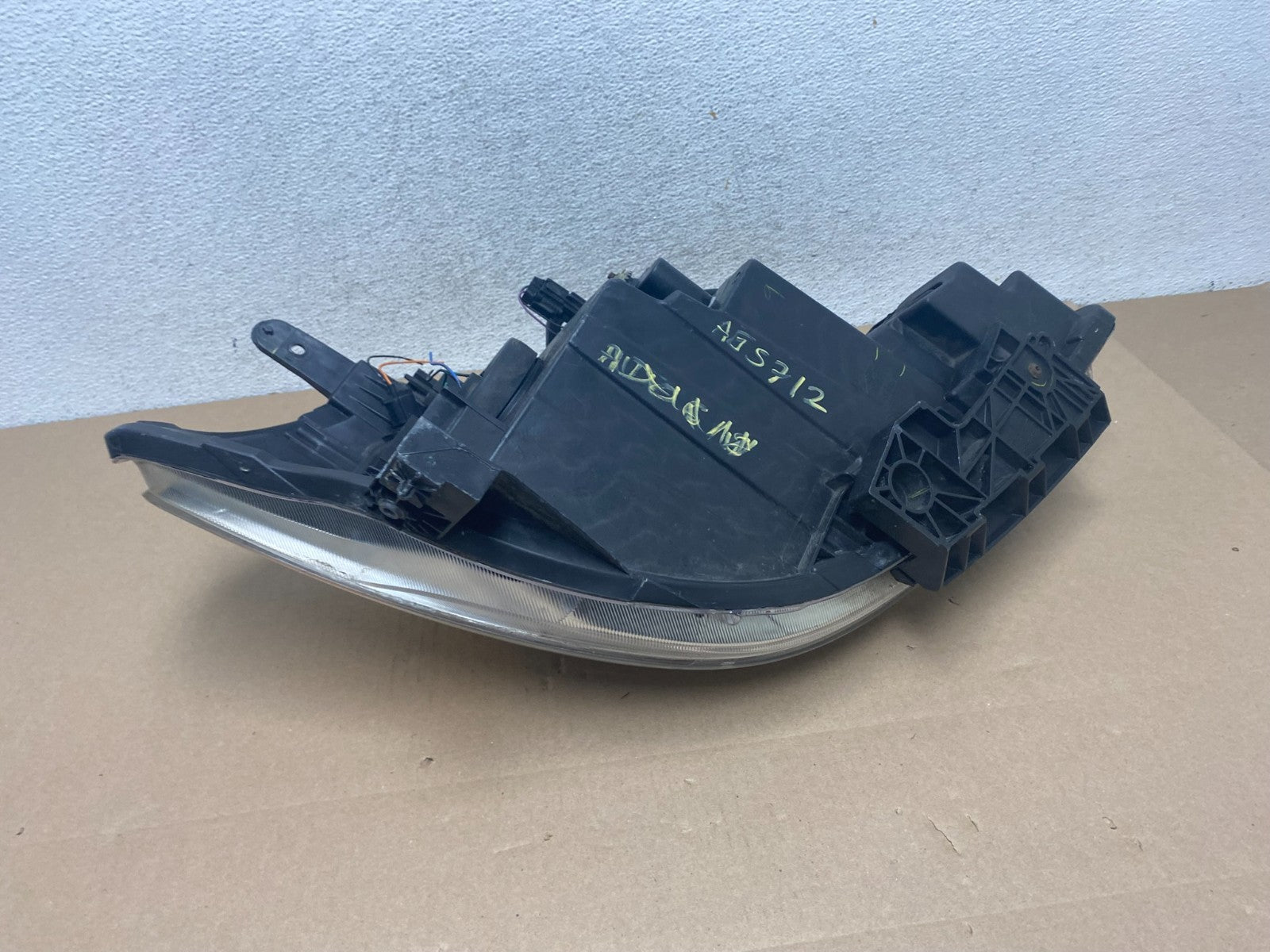2008 to 2012 Nissan Versa Headlight Halogen Left Driver Lh Side AG5712 DW9