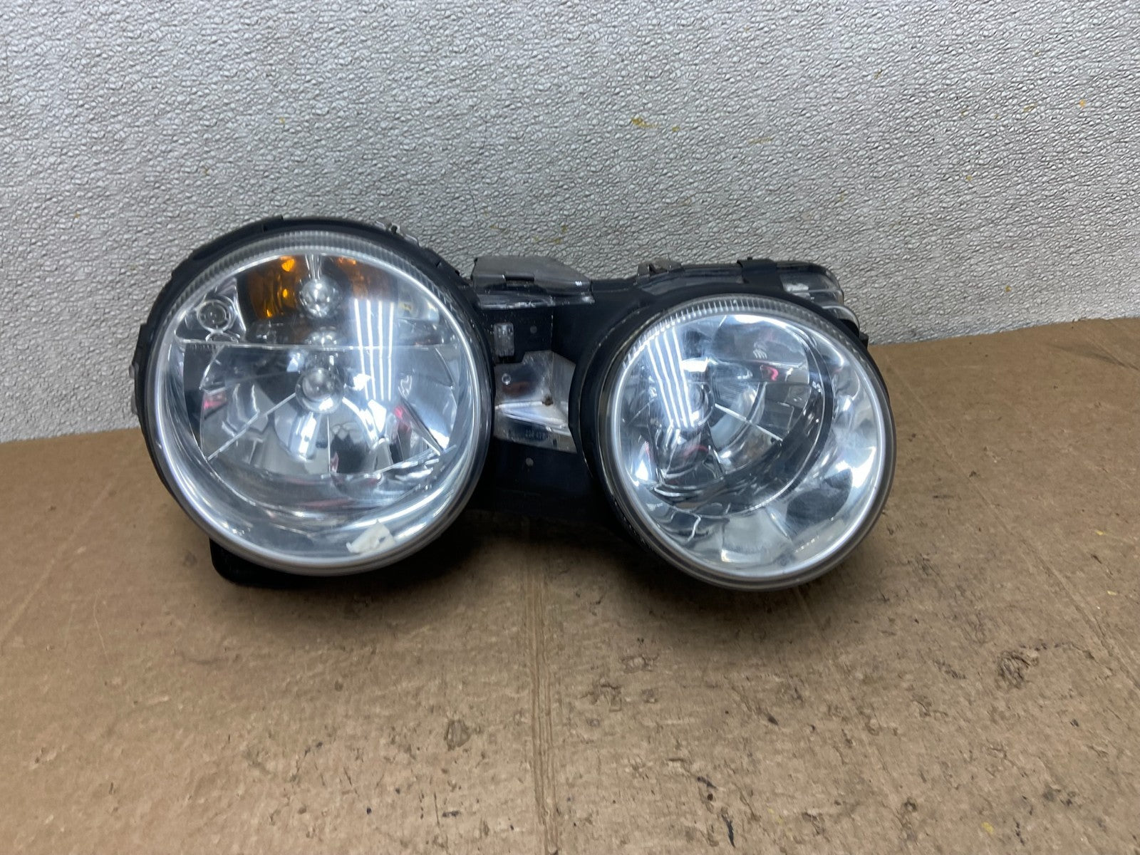 2000 to 2002 Jaguar S-Type Right Passenger Side Halogen Headlight OEM AA5075 DG0