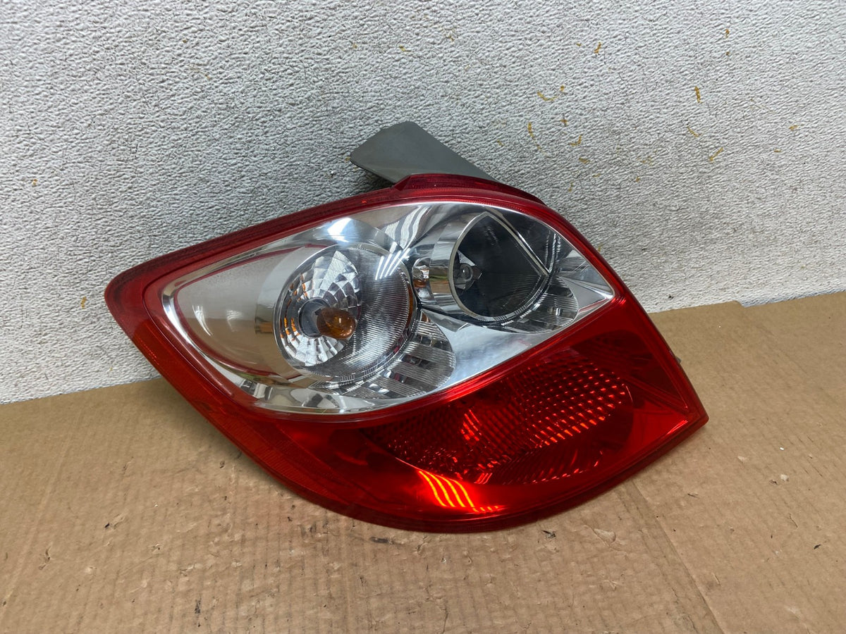 2009 - 2014 Toyota Matrix Left Driver LH Side Tail Light AI6633 LK0