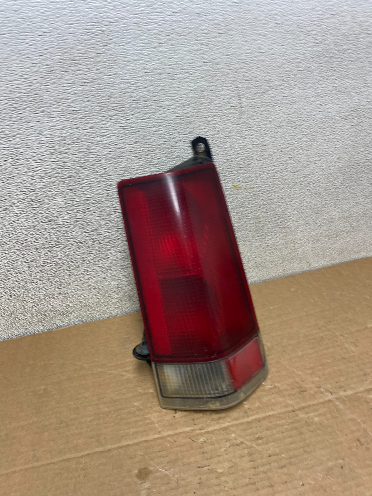 1996-1999 GMC Savana Express 1500 Van Right Passenger Tail Light Oem Z1389 DW2