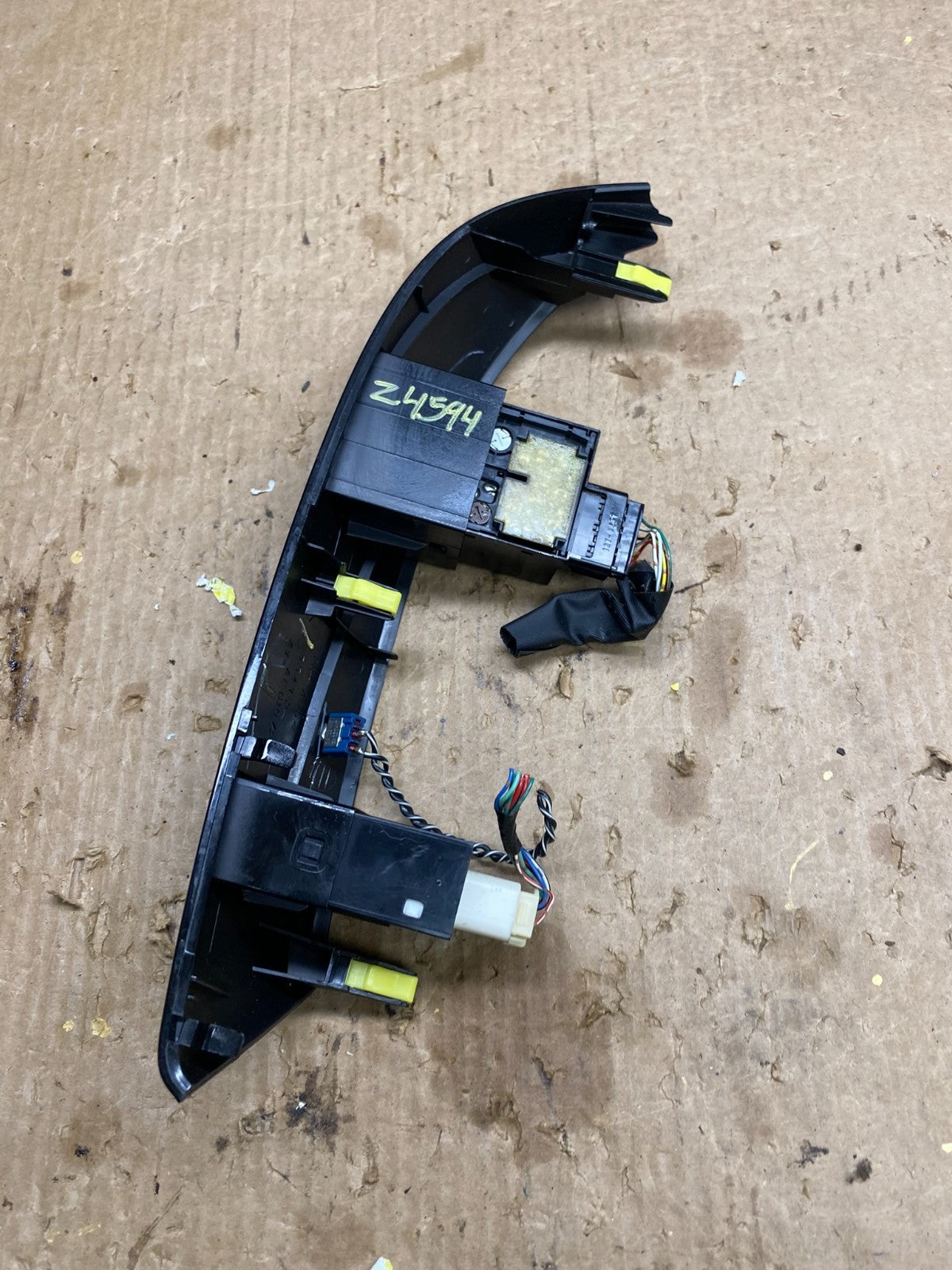 2004 to 2010 Toyota Sienna Right Side Radio Switches Bezel Trim OEM z4594 DG2